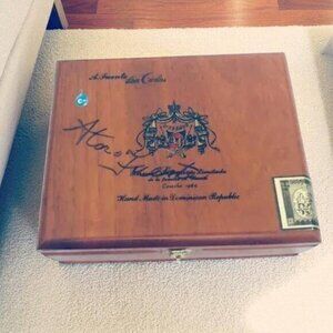 Vintage Arturo Fuente Cigar Box Signed